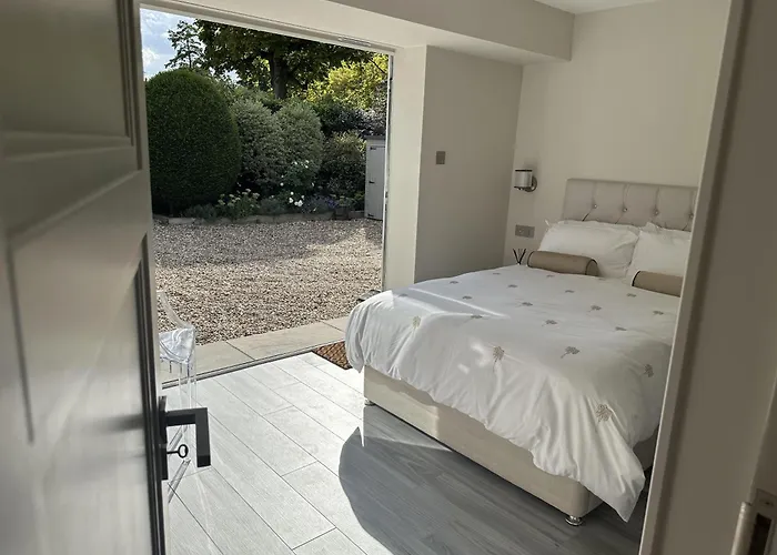Beautiful 1-Bed Studio In Bourne End
