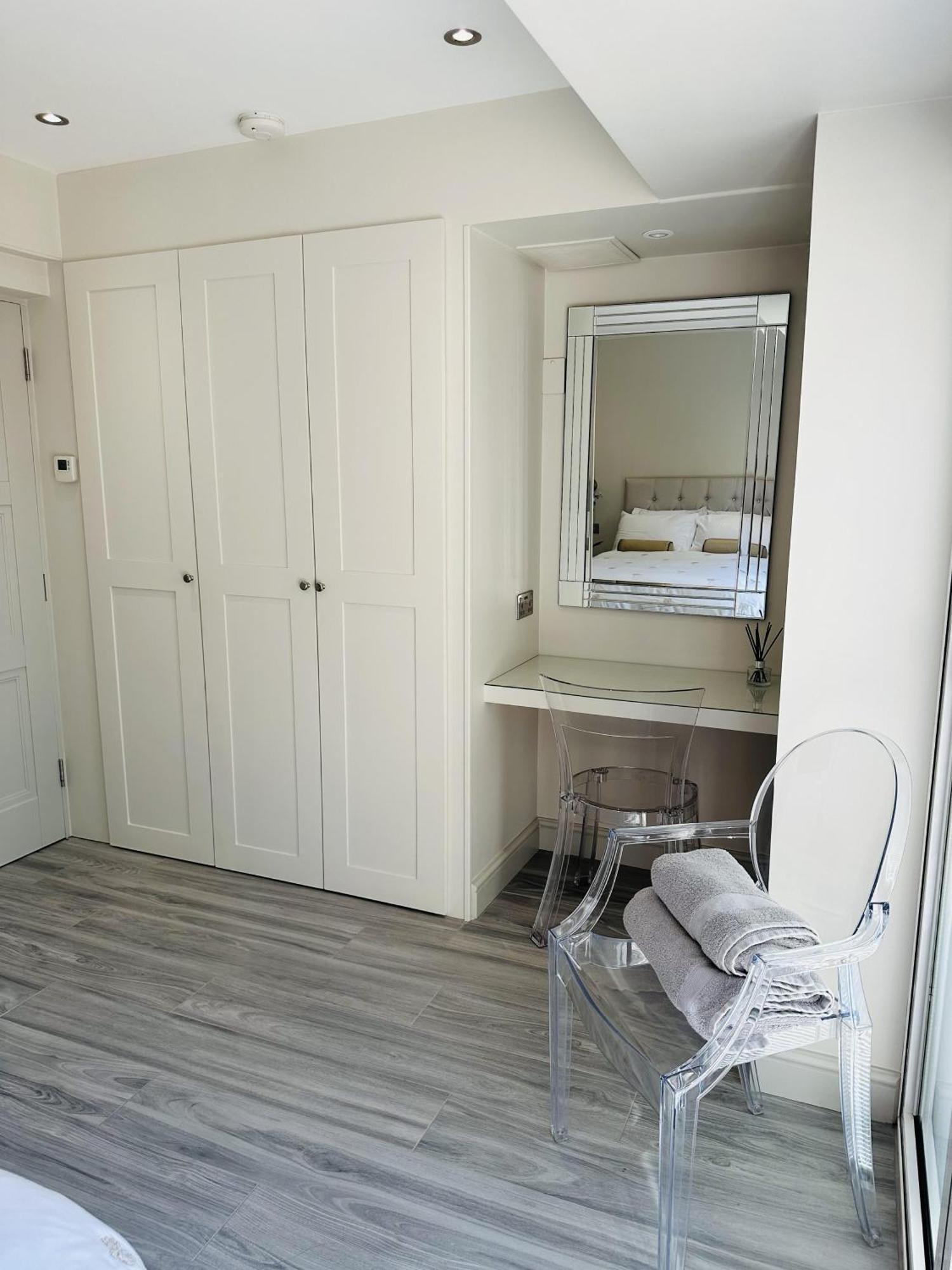 Beautiful 1-bed In