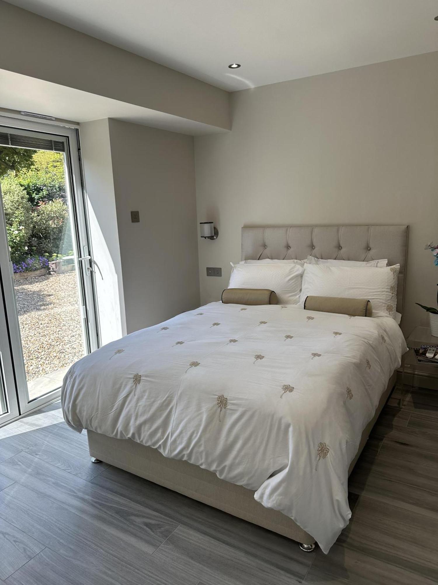 Beautiful 1-bed In Apartment Bourne End