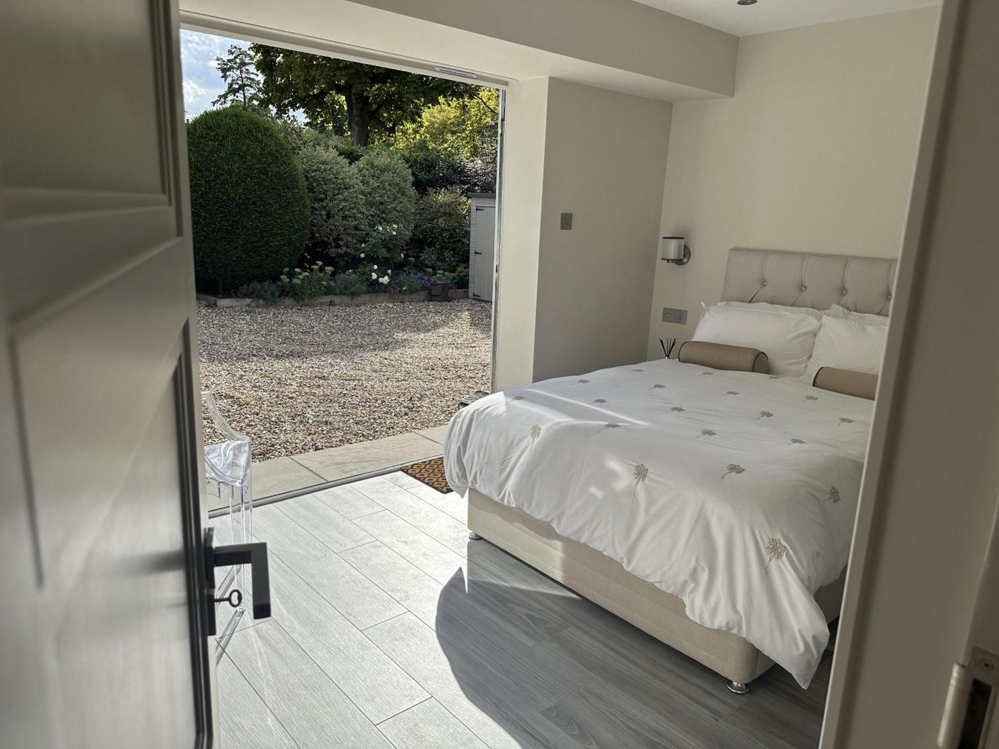 Beautiful 1-bed In